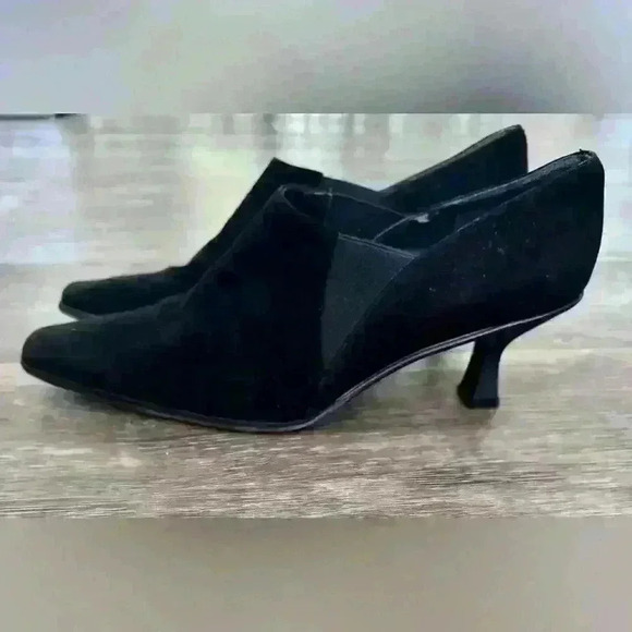 Stuart Weitzman 6.5 Vintage 90s Suede Leather Booties Kitten Heel Slip On Black - Picture 5 of 9